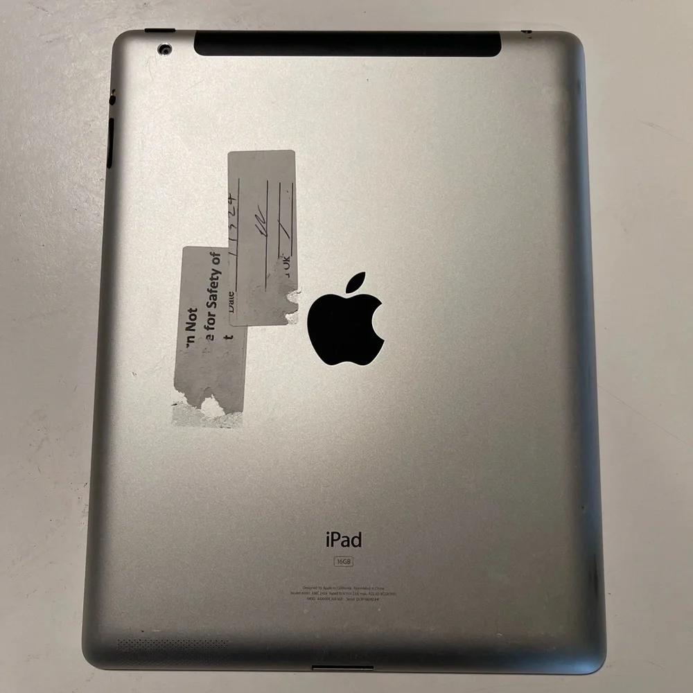 Vintage Apple Bundle: iPad 2 & iPod Touch 4th Gen (16GB) – AS-IS